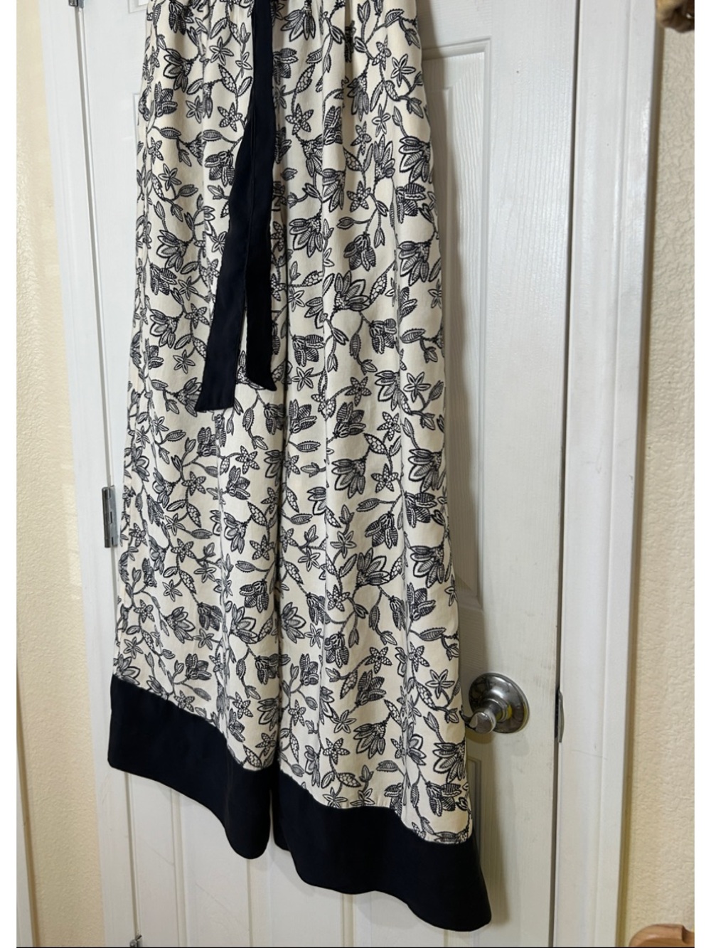 H&M Floral Wide Leg Pants Black & White Elastic Waist Sz S - Picture 4 of 7